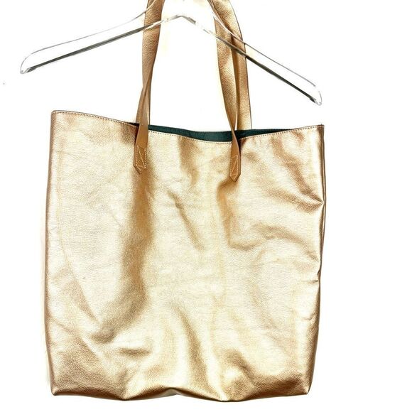 Metallic gold tote bag, soft pleather. - Picture 2 of 2